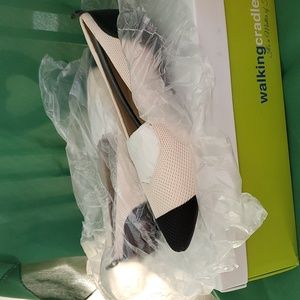 Walking Cradles Rory Bone & Black Size 8.5 Brand New Flats Shoes Cushioned Sole